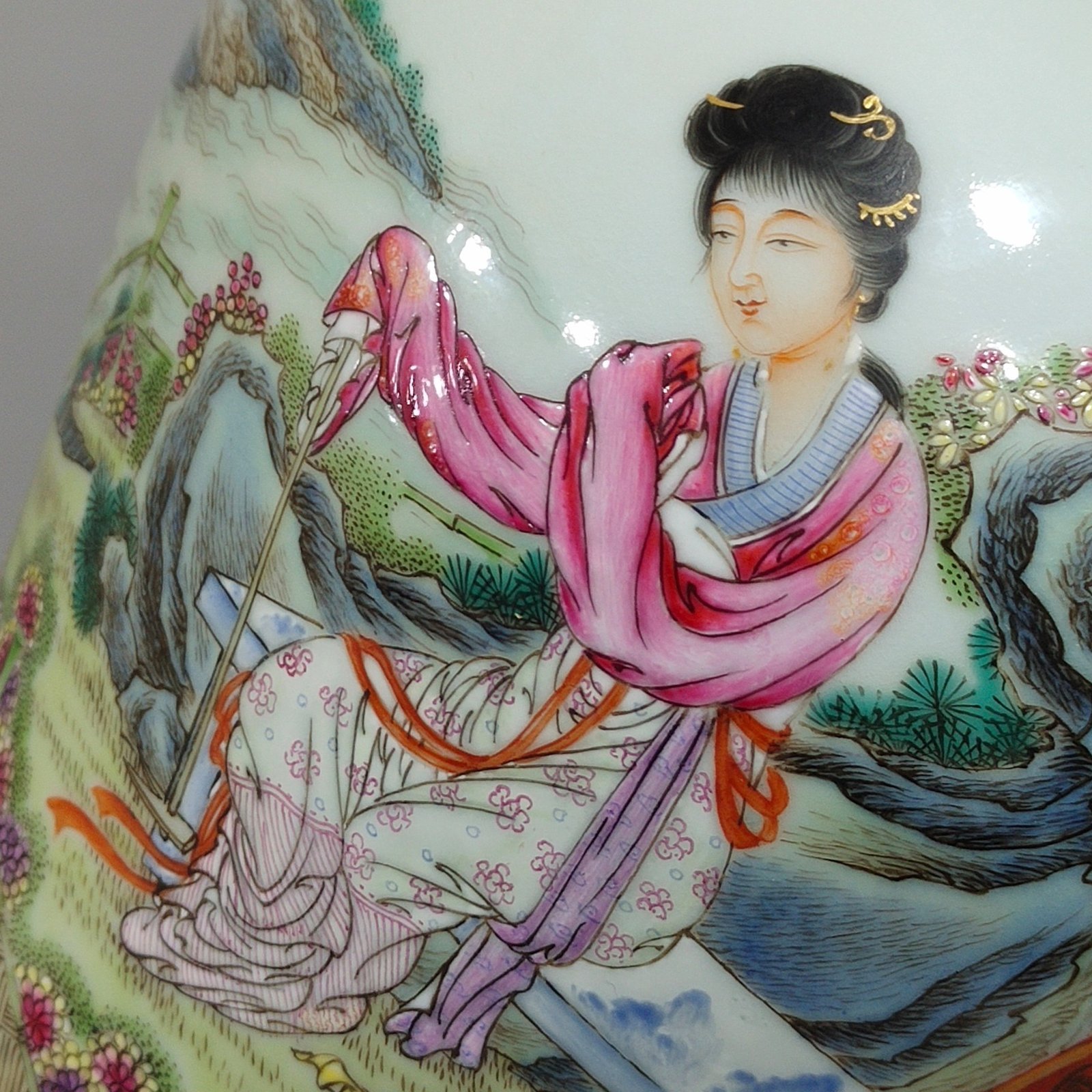 Qing Dynasty Qianlong stone pattern glazed window character story amphorae