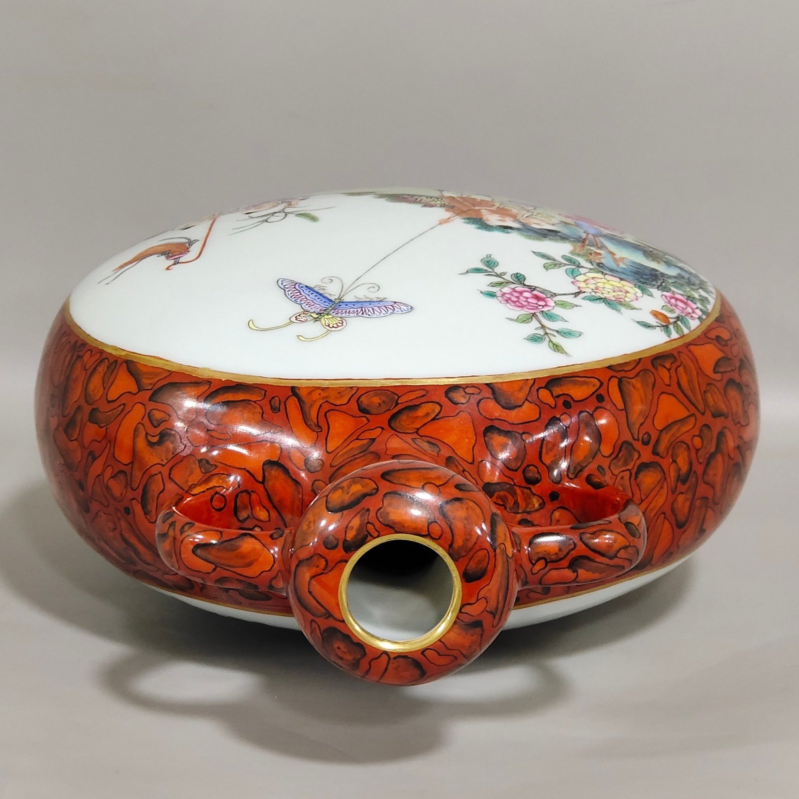 Qing Dynasty Qianlong stone patterned glazed window vase with baby playing and holding the moon