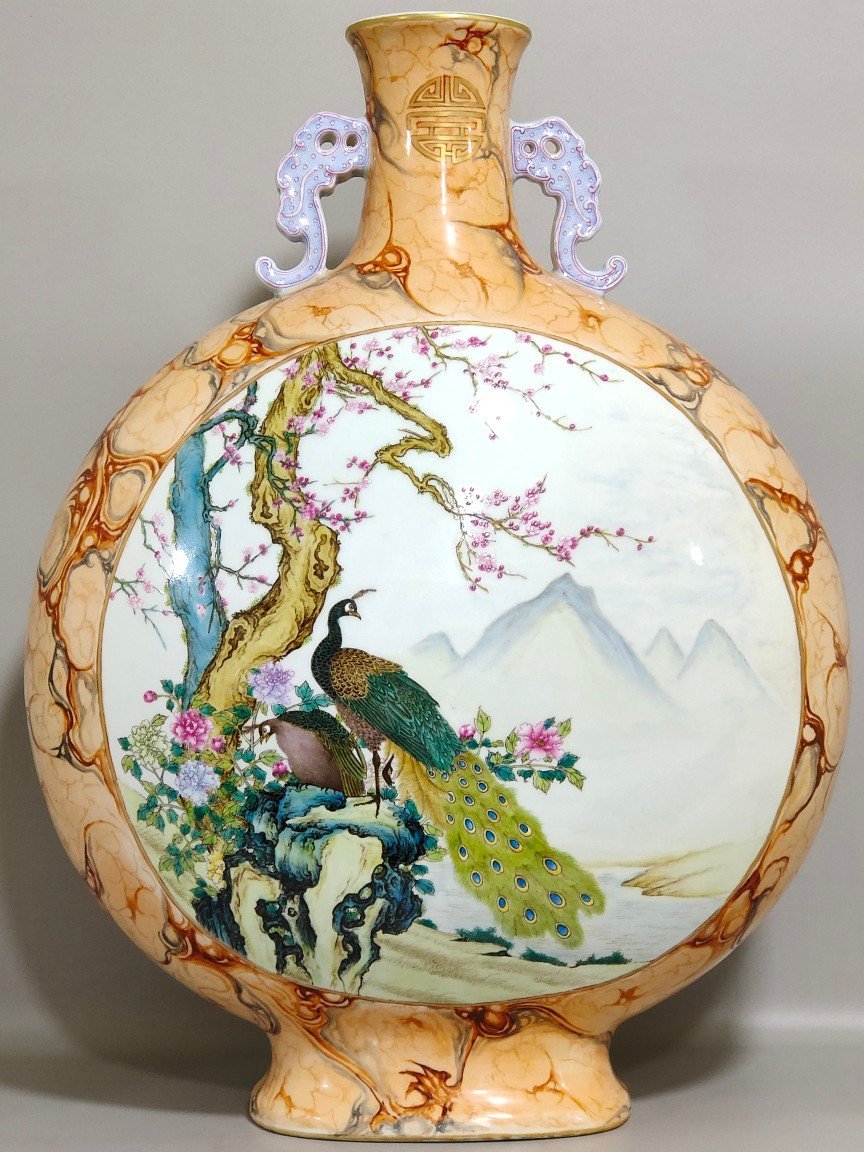 Qing Dynasty Qianlong stone patterned glazed peacock flat vase with windows