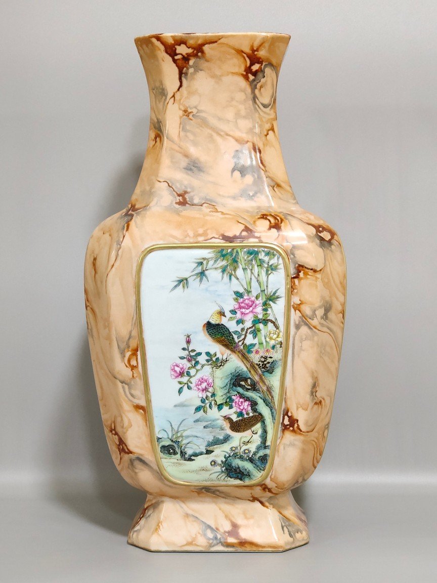 Qing Dynasty Qianlong stone pattern glazed window flower and bird eight way vase