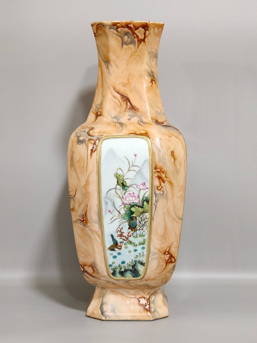 Qing Dynasty Qianlong stone pattern glazed window flower and bird eight way vase