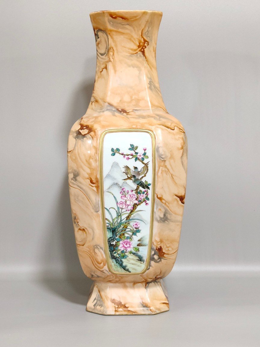 Qing Dynasty Qianlong stone pattern glazed window flower and bird eight way vase