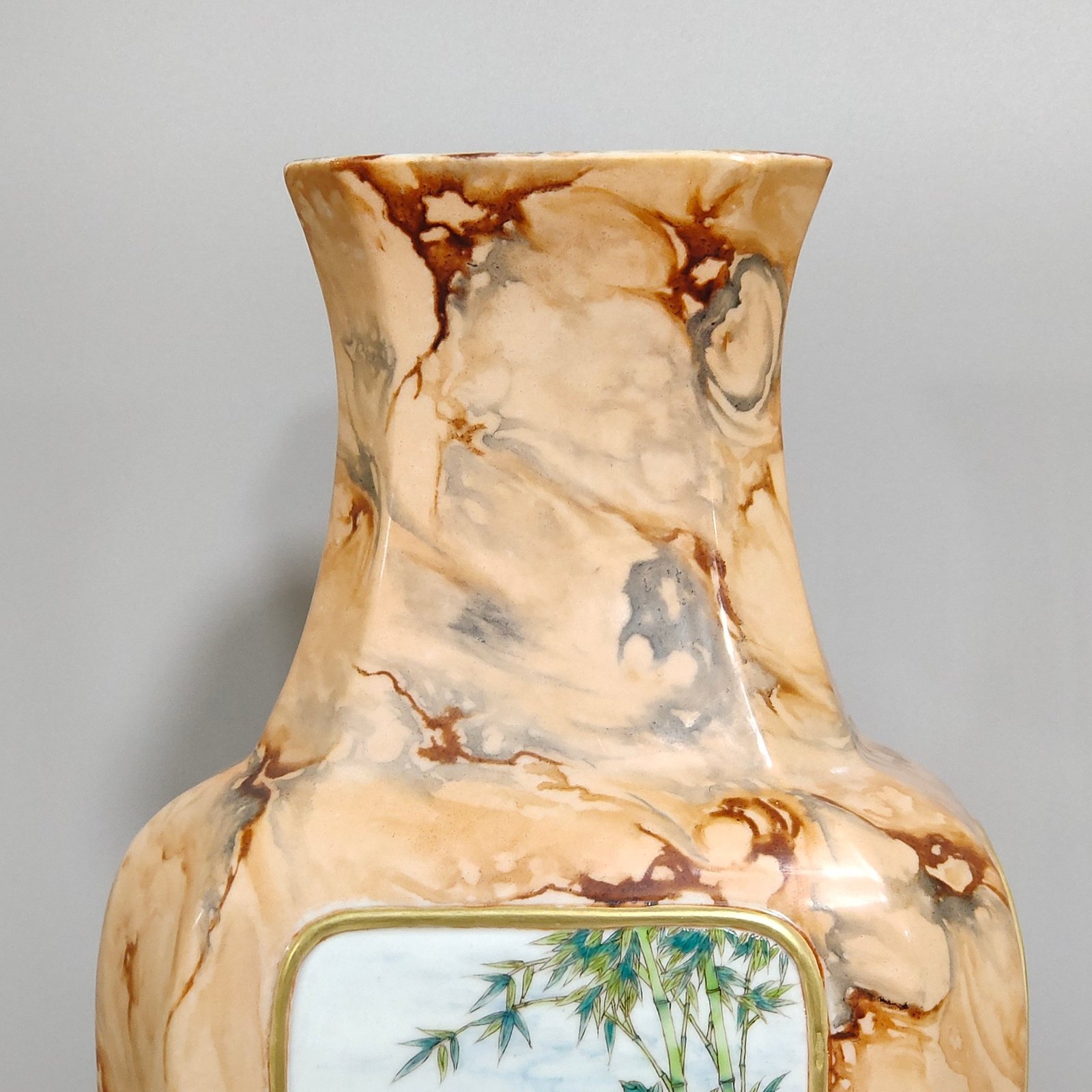 Qing Dynasty Qianlong stone pattern glazed window flower and bird eight way vase