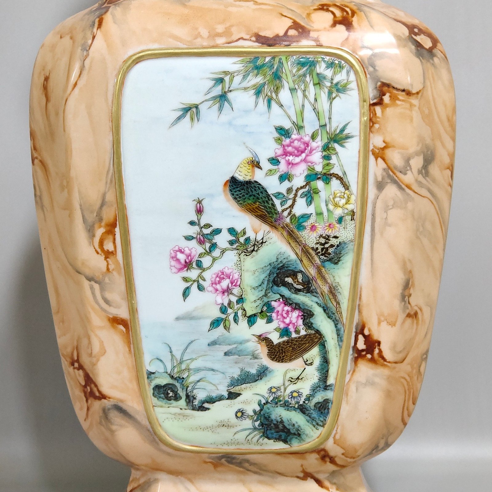 Qing Dynasty Qianlong stone pattern glazed window flower and bird eight way vase