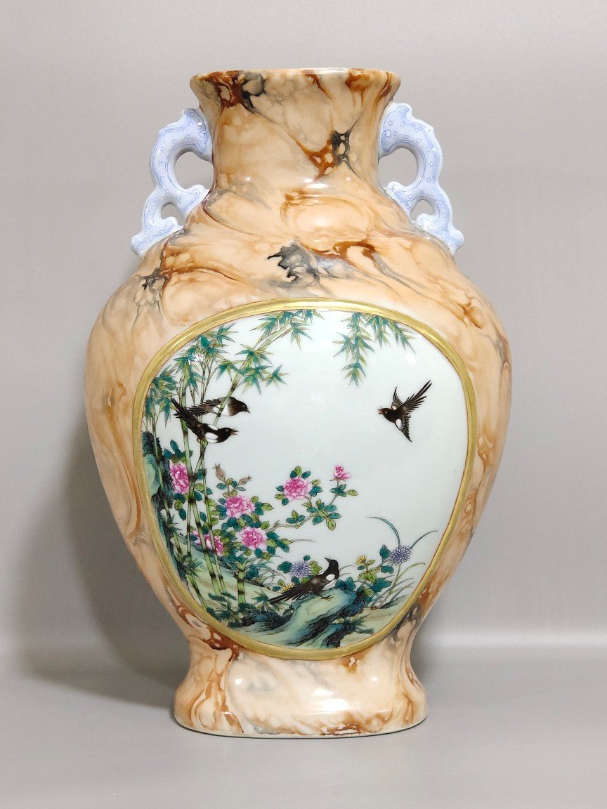 Qing Dynasty Qianlong stone patterned glazed flower and bird amphora with windows