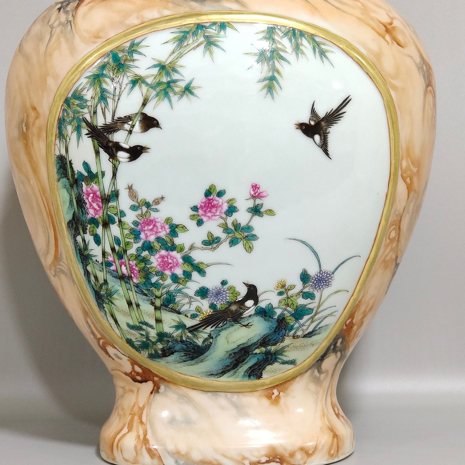Qing Dynasty Qianlong stone patterned glazed flower and bird amphora with windows