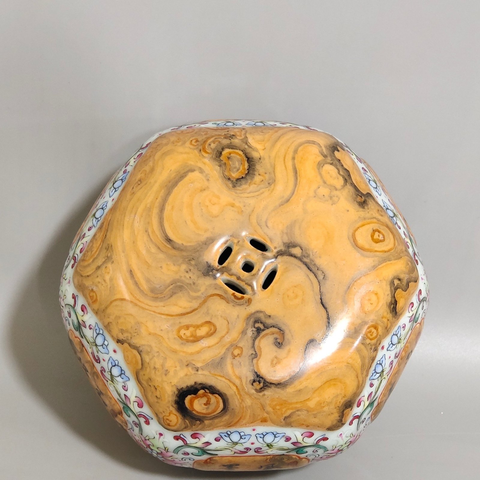 Qing Dynasty Qianlong stone patterned glaze with poems about blessing and longevity