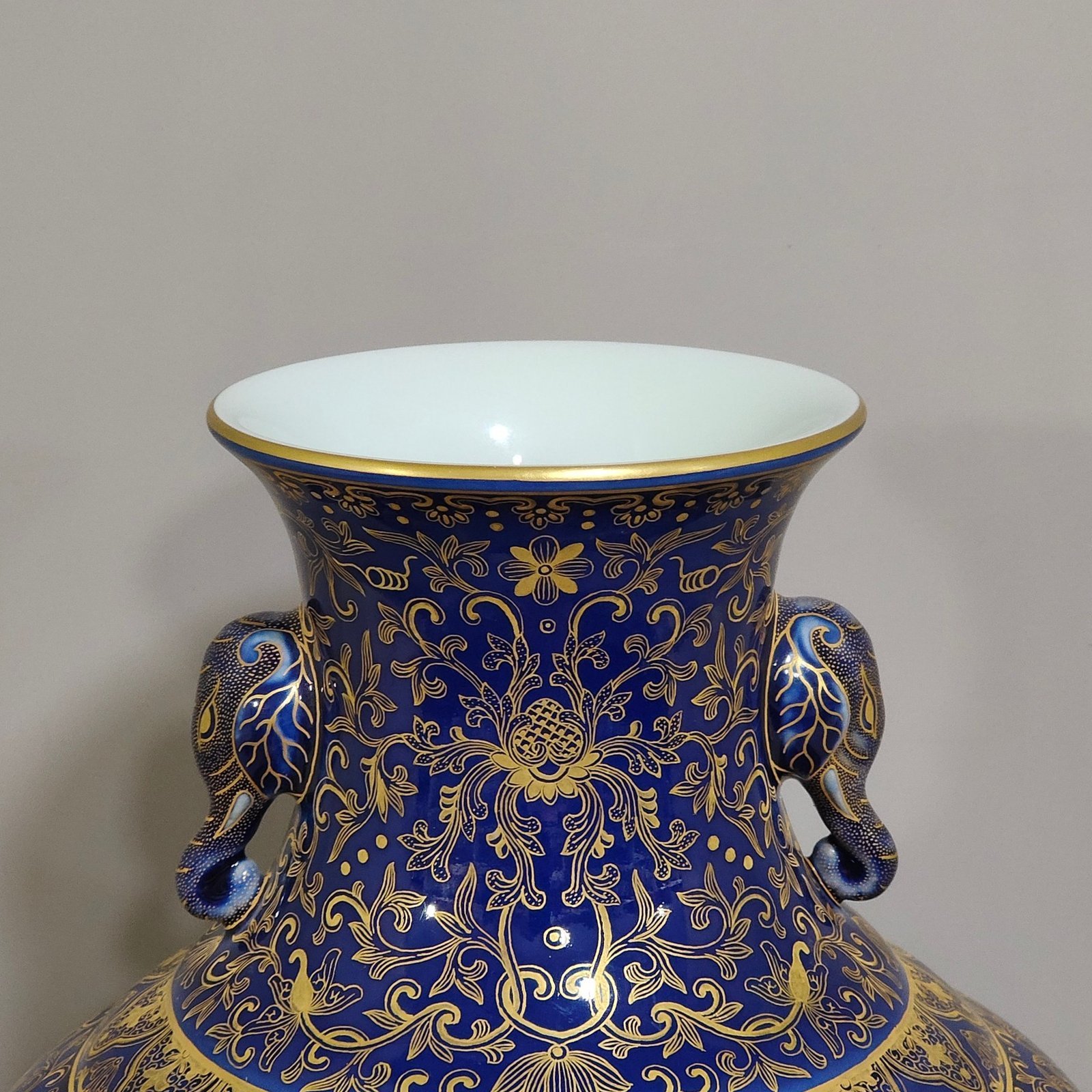 Qing Dynasty Qianlong Festival Blue Glaze Gold Painted Window Character Story Elephant Ear Vase