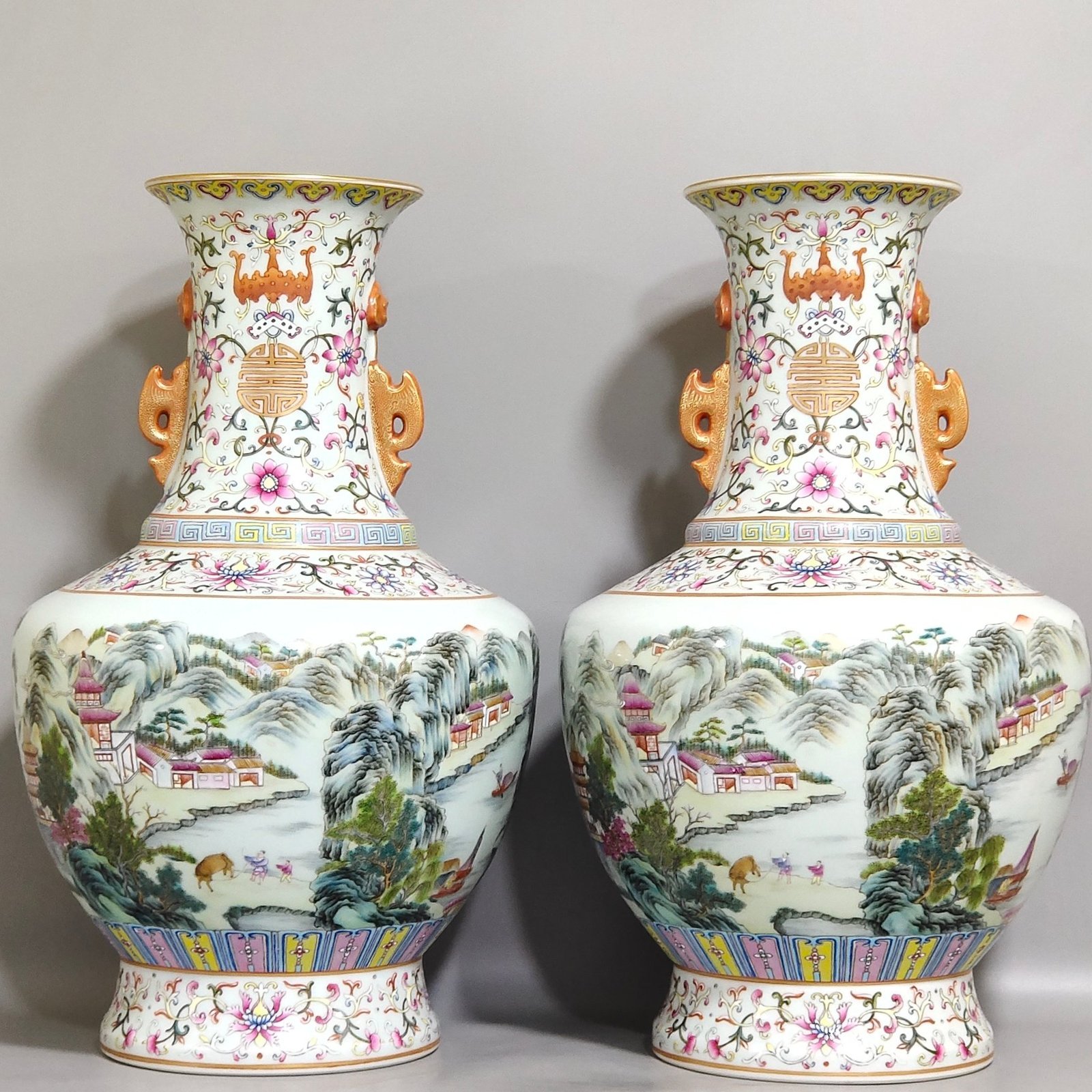 Qing Dynasty Qianlong Fushou Shuangquan landscape amphora
