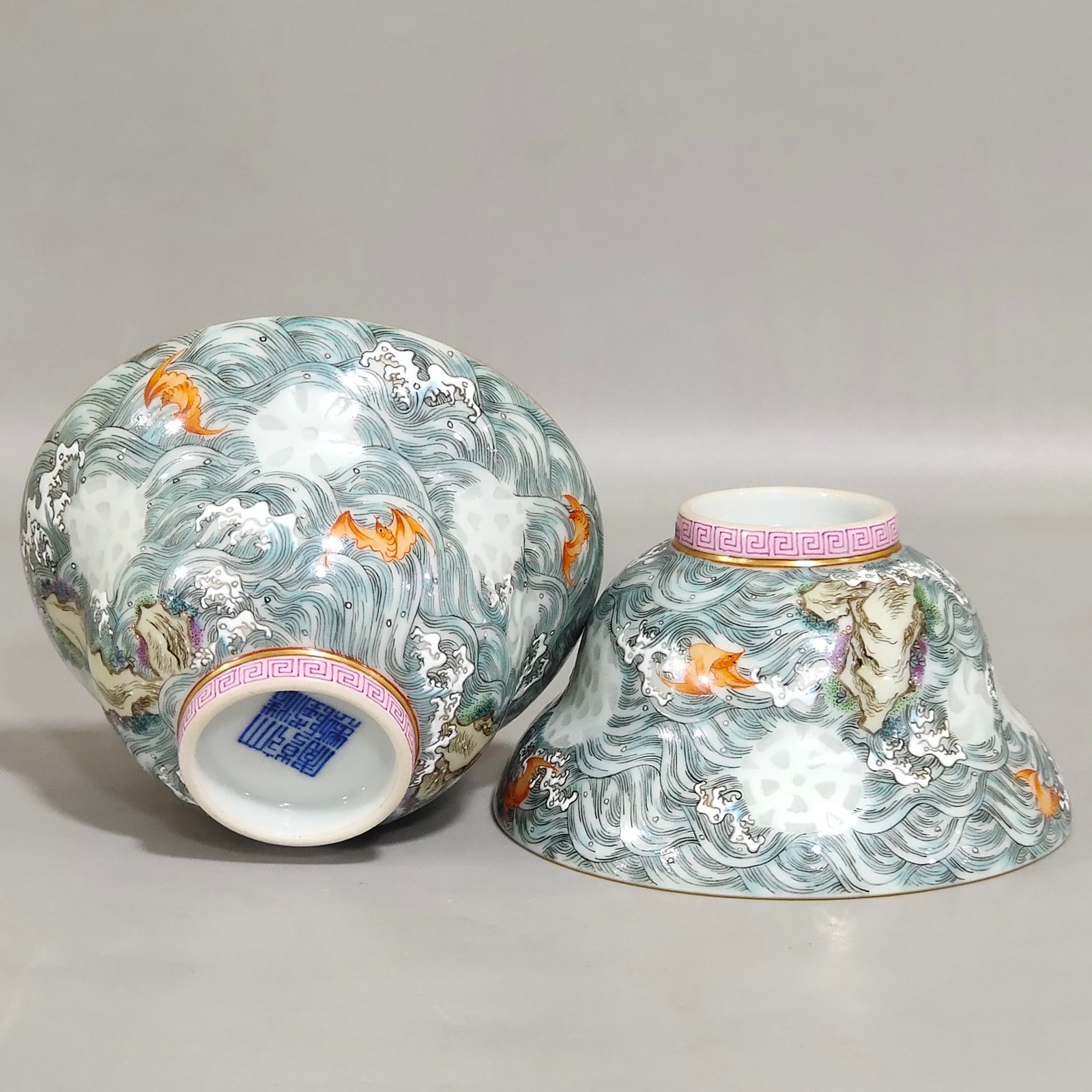 Qing Dynasty Qianlong Fushan Shouhai folded exquisite cup