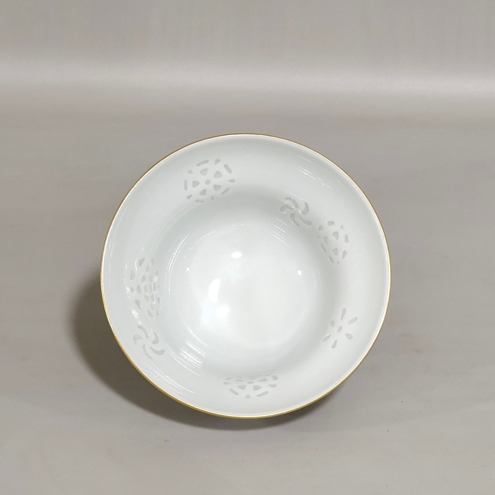 Qing Dynasty Qianlong Fushan Shouhai folded exquisite cup