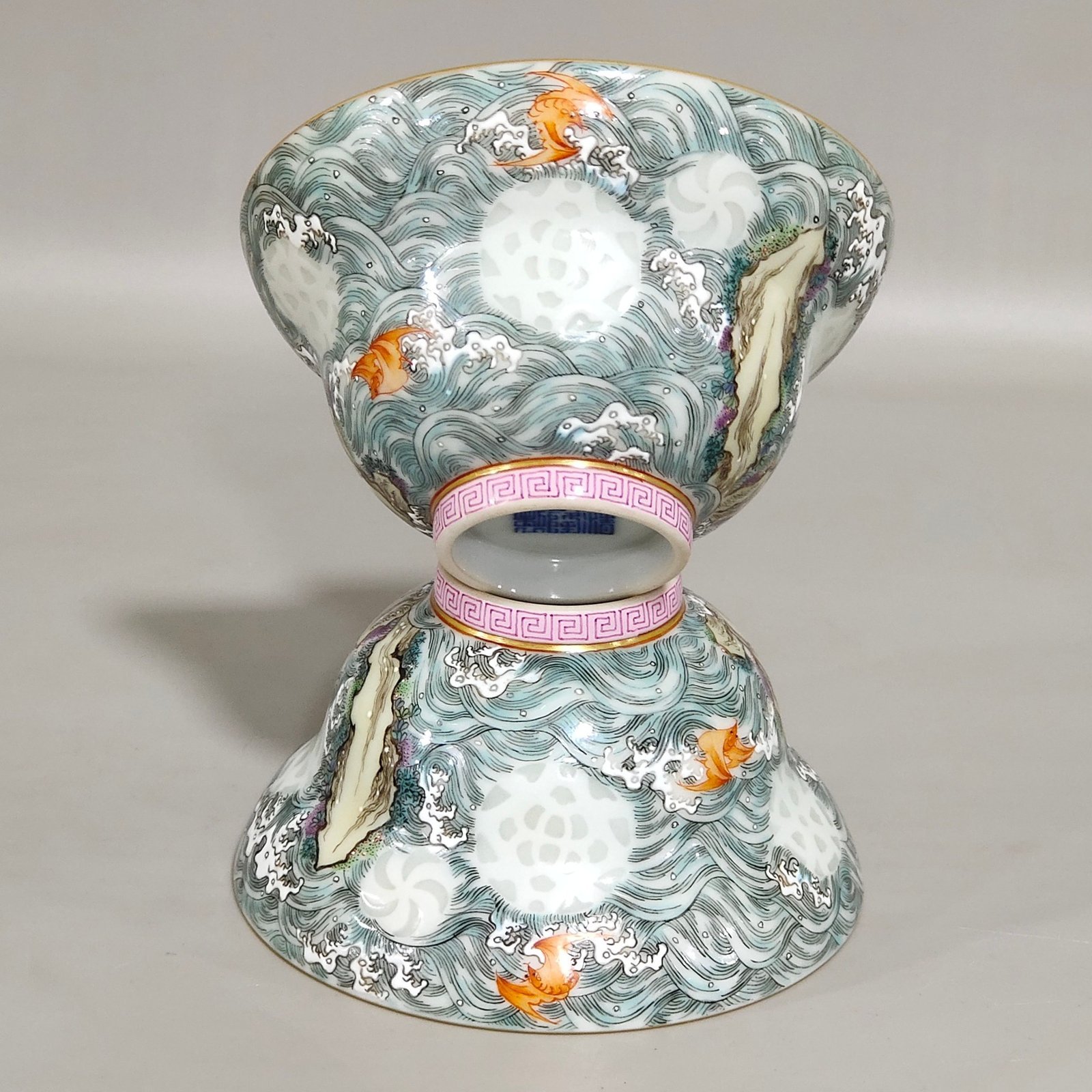 Qing Dynasty Qianlong Fushan Shouhai folded exquisite cup