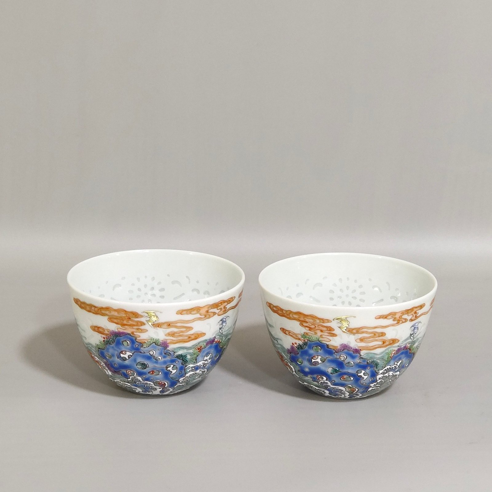 Qing Dynasty Qianlong Fushan Shouhai exquisite cup