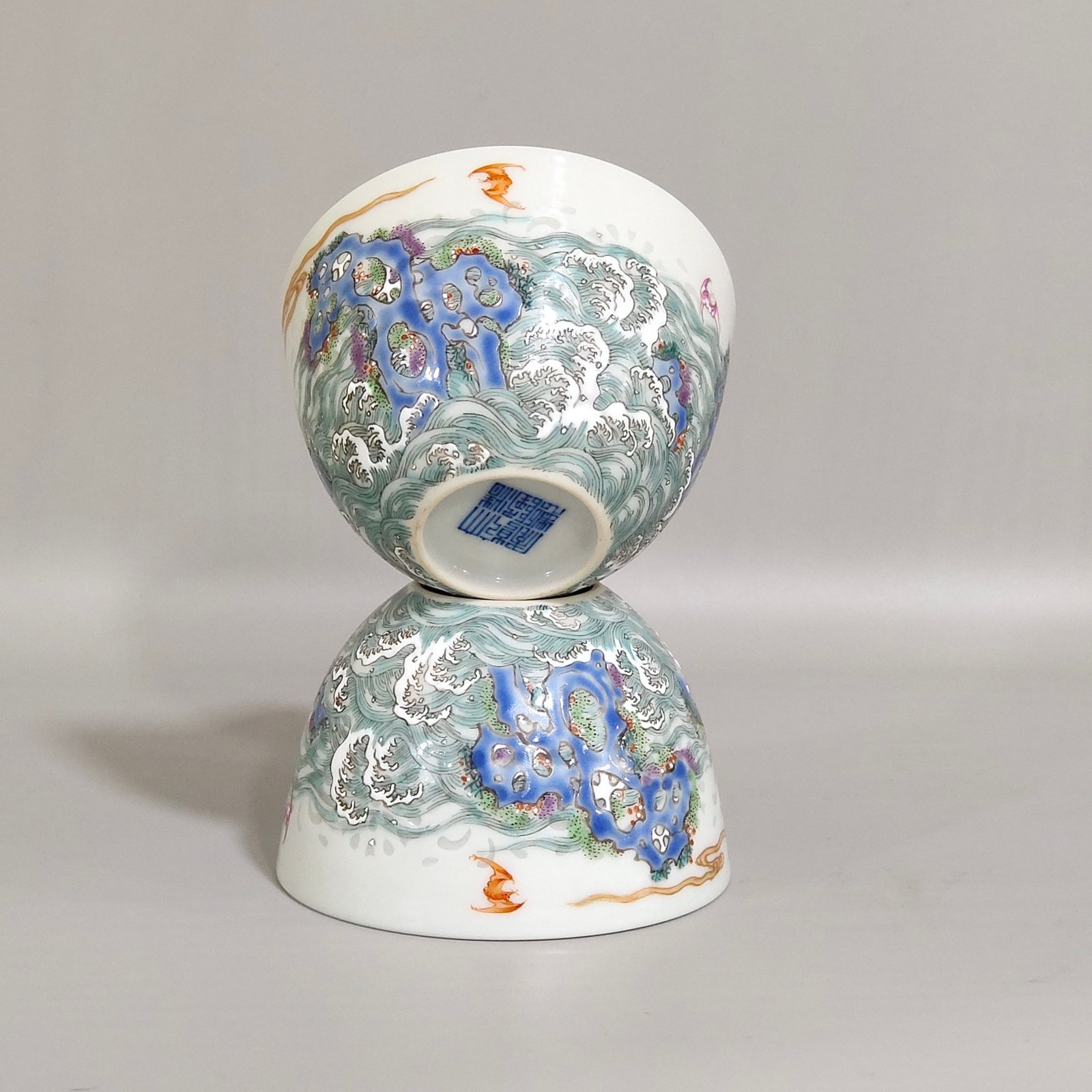 Qing Dynasty Qianlong Fushan Shouhai exquisite cup