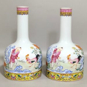 Qing Dynasty Qianlong boy's cockfighting poem and ringing bell statue