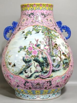 Qing Dynasty Qianlong pink ground window opening Buddha barrel statue