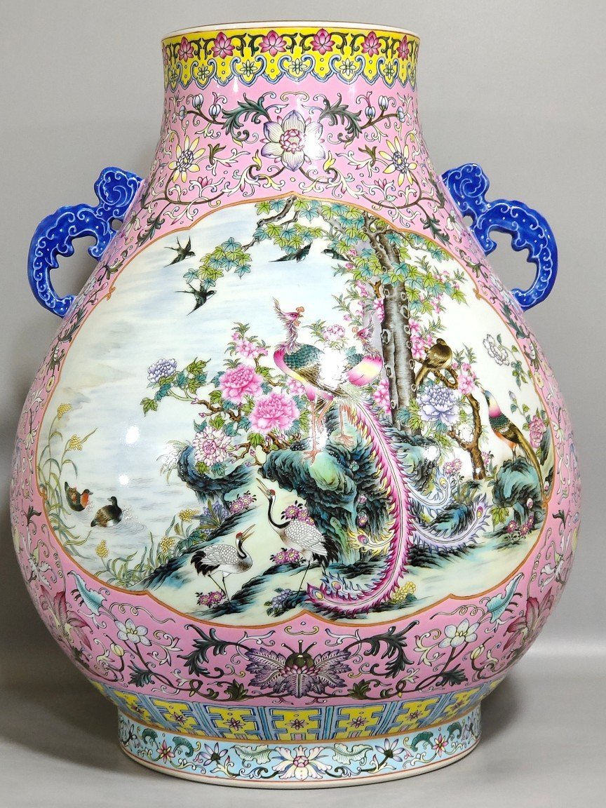 Qing Dynasty Qianlong pink ground window opening Buddha barrel statue