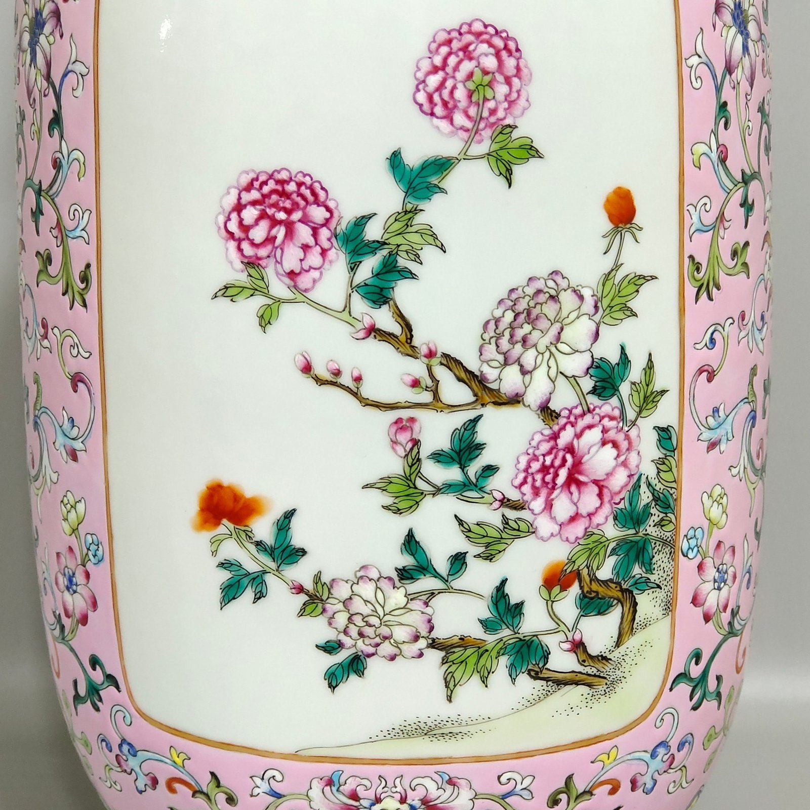 Qing Dynasty Qianlong pink window flower amphora