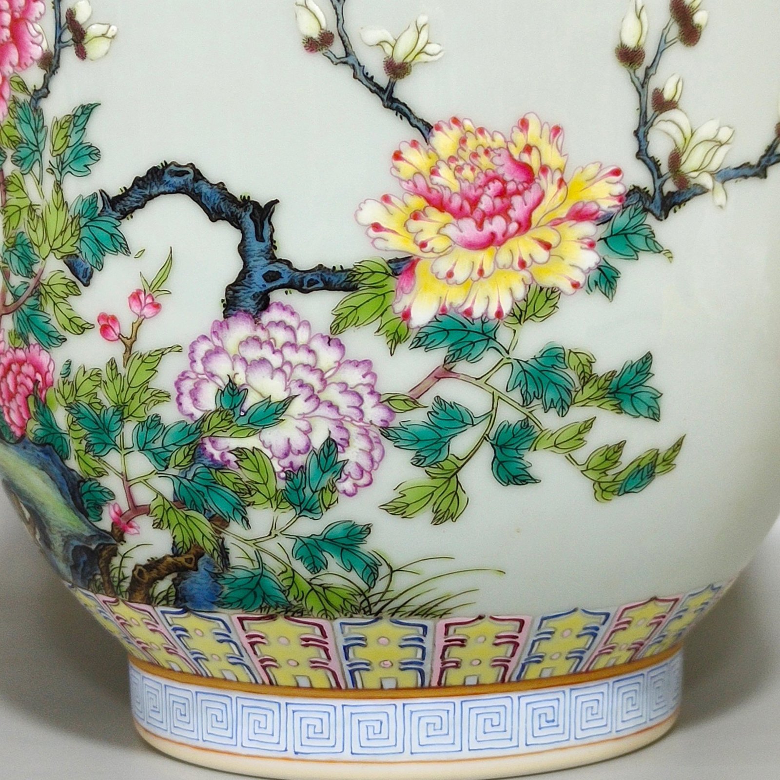 Qing Dynasty Qianlong A pink peony and magnolia amphorae
