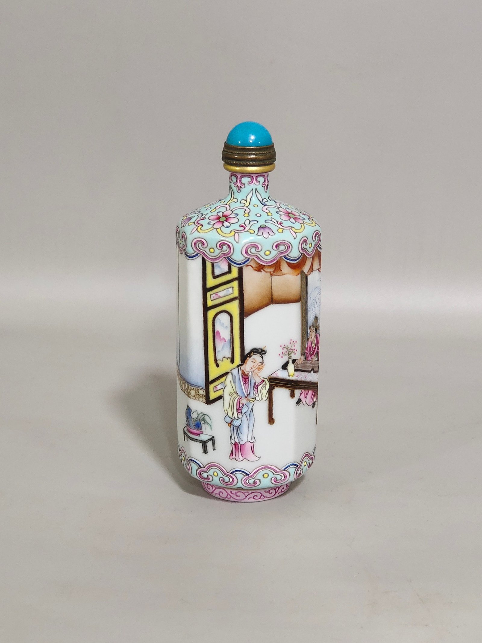 Qing Dynasty Qianlong Greenland character story snuff bottle