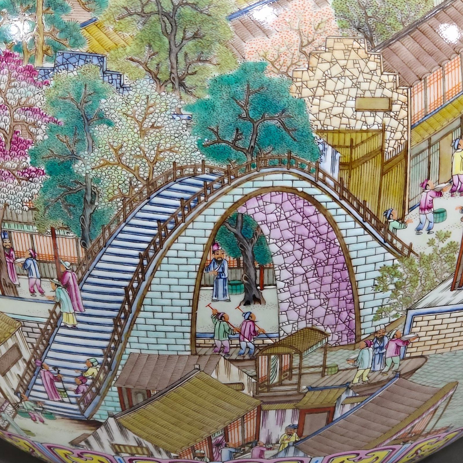 Qing Dynasty Qianlong Famille Rose Porcelain Vase
