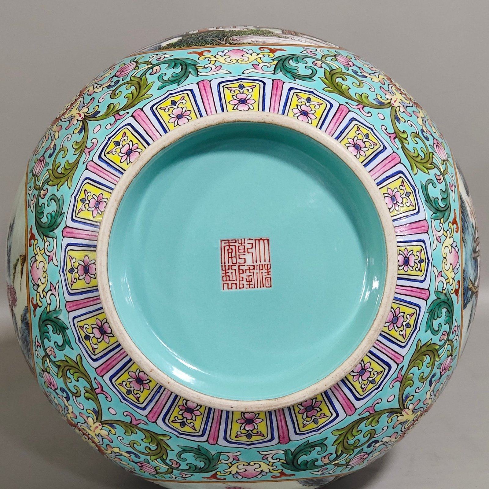 Qing Dynasty Qianlong green space window landscape amphora