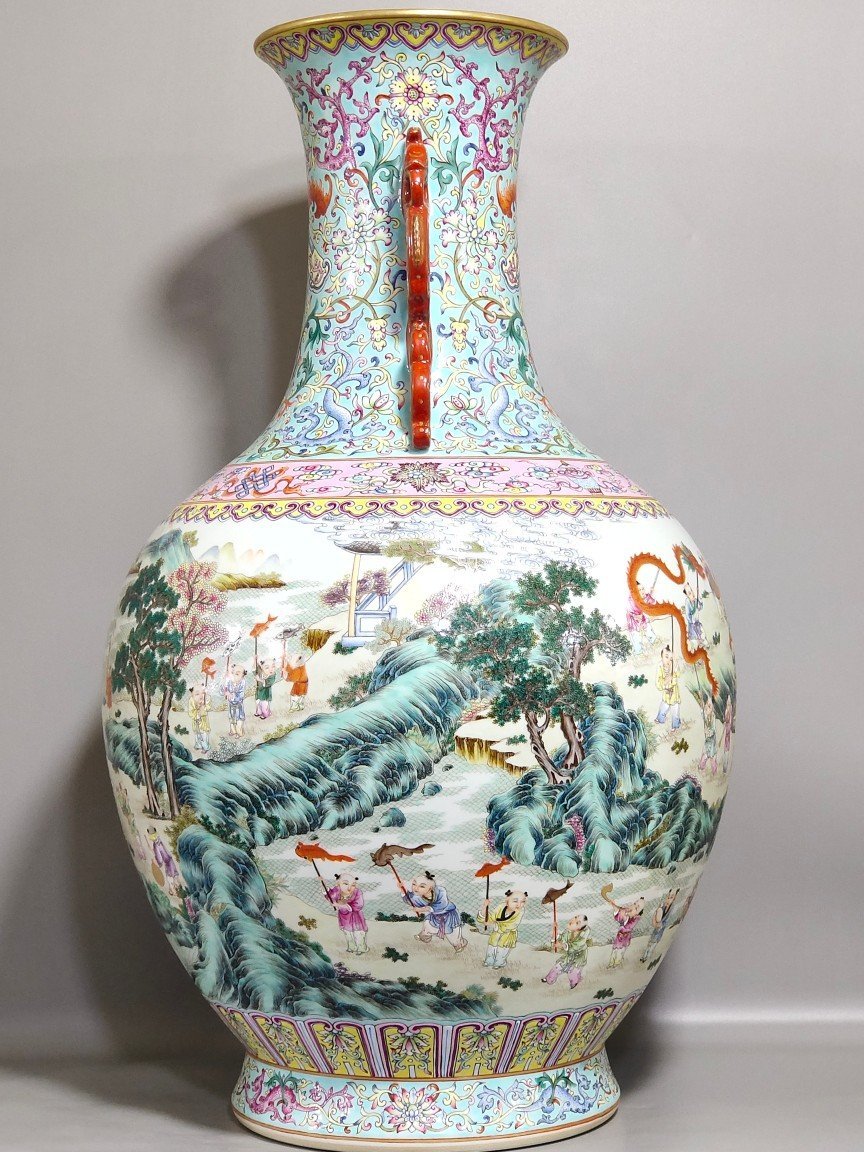 Qing Dynasty Qianlong Green Land Hundred Sons in Spring Large double eared vase