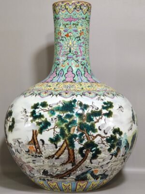 Qing Dynasty Qianlong green space celestial sphere vase with hundreds of cranes