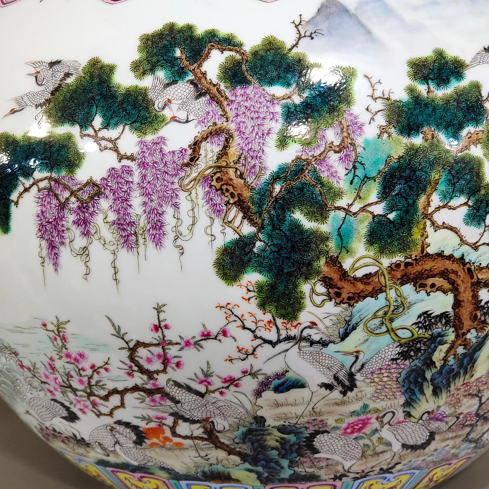 Qing Dynasty Qianlong green space celestial sphere vase with hundreds of cranes