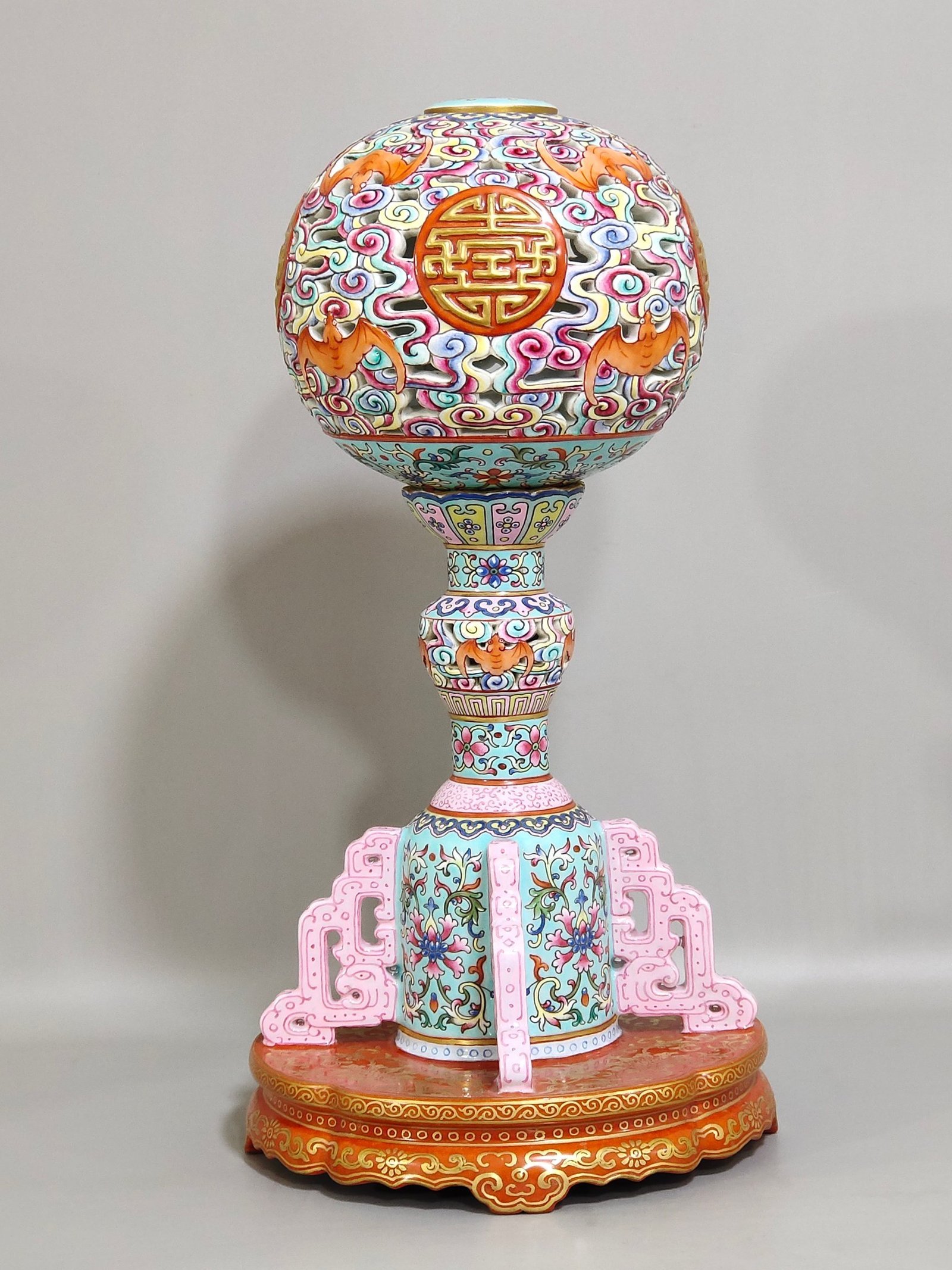 Qing Dynasty Qianlong Greenland Fortune and Longevity double hollow official hat stand
