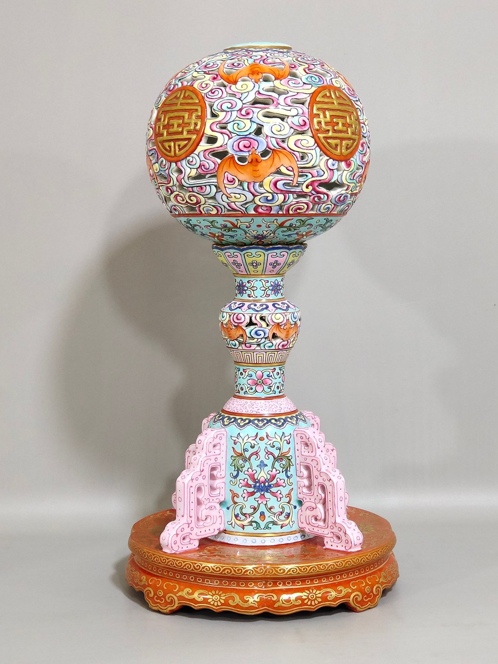 Qing Dynasty Qianlong Greenland Fortune and Longevity double hollow official hat stand
