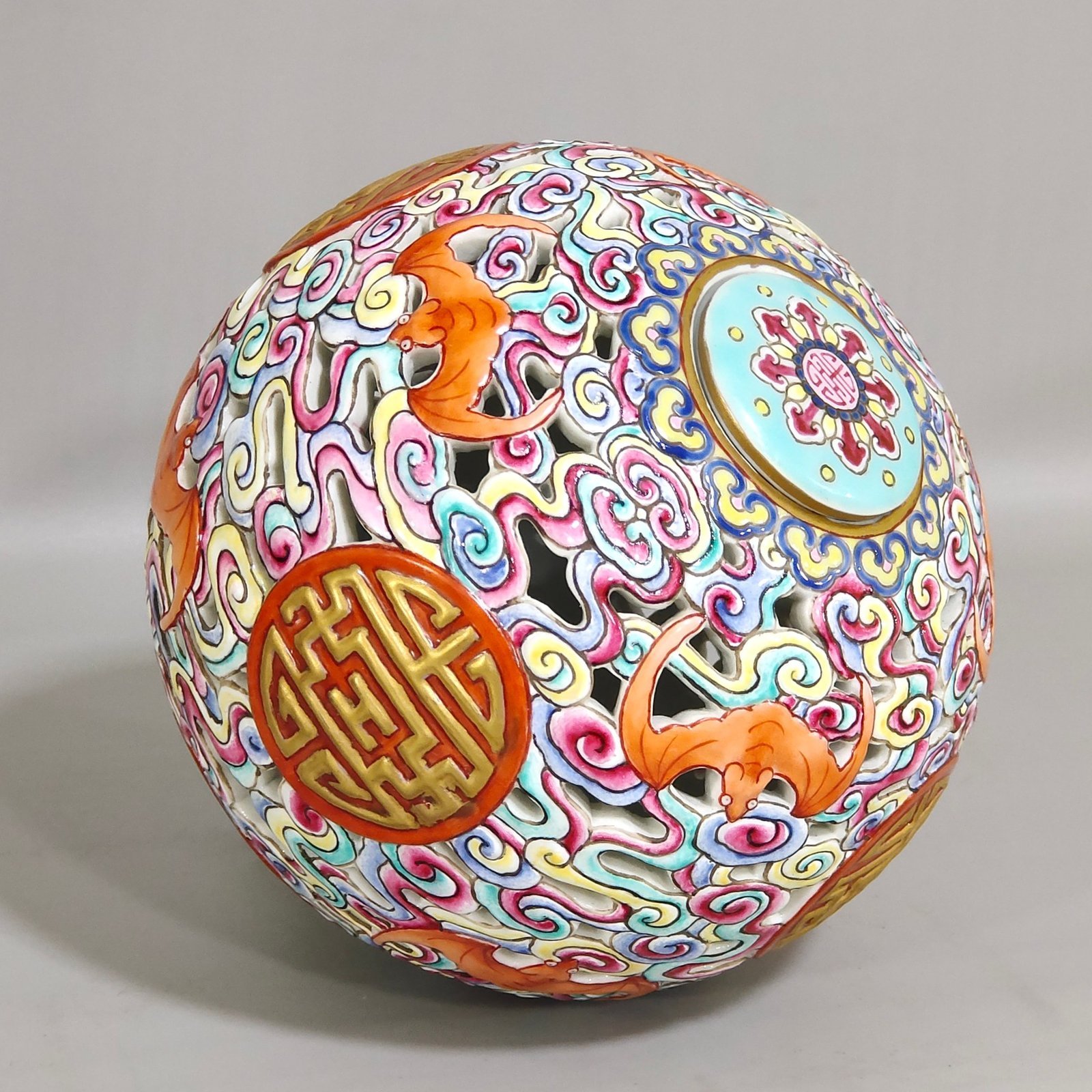 Qing Dynasty Qianlong Greenland Fortune and Longevity double hollow official hat stand