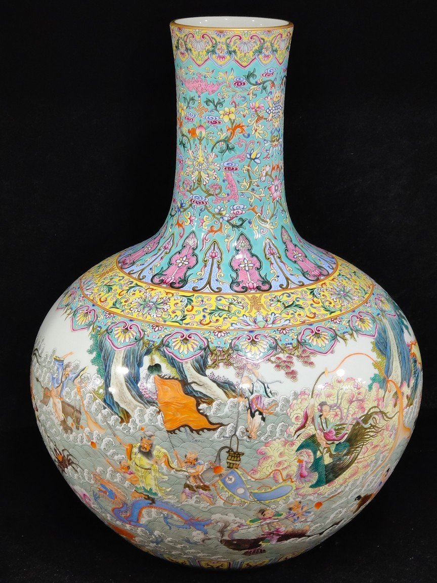 Qing Dynasty Qianlong Green Land Fortune and Longevity Their Magical Powers Celestial Sphere Vase