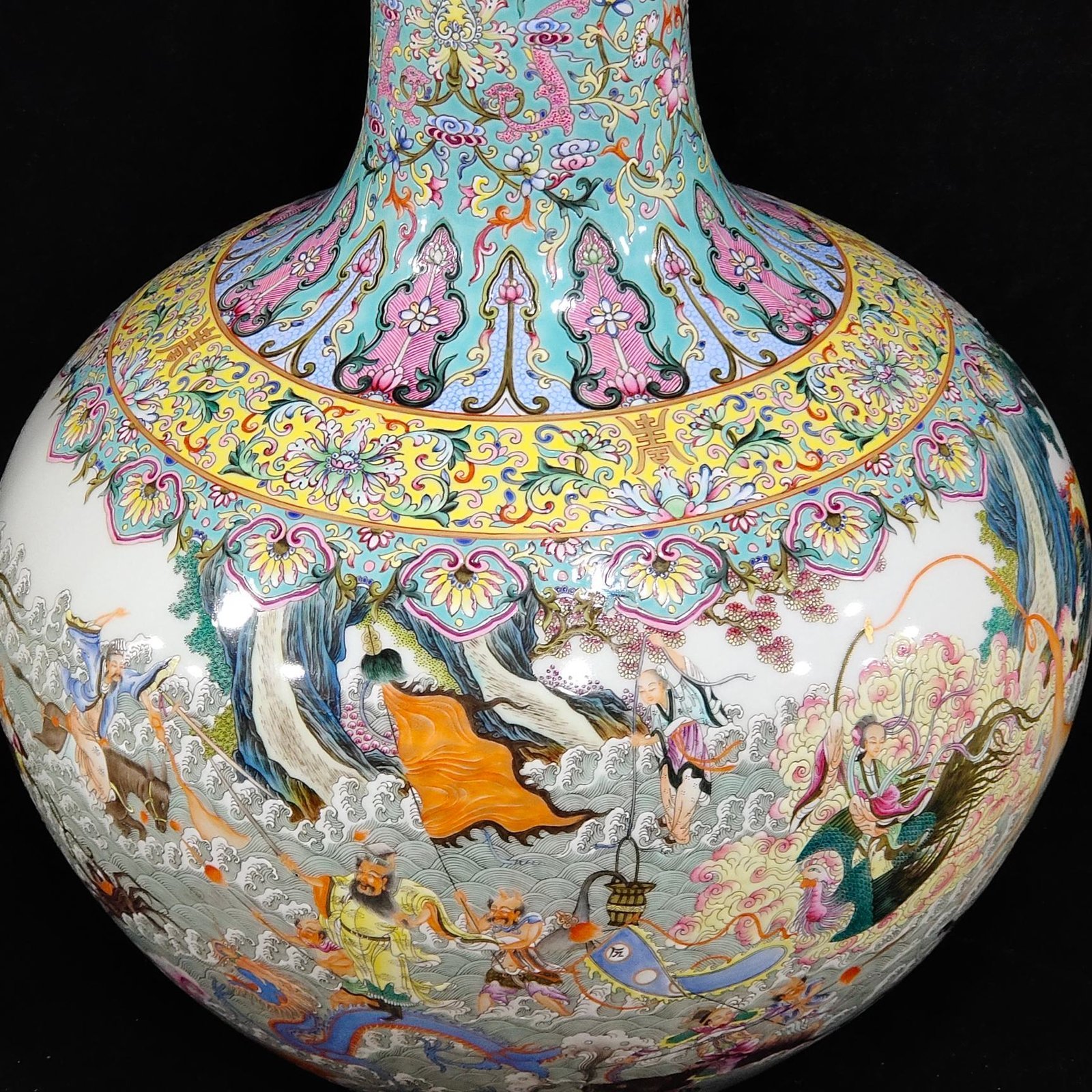 Qing Dynasty Qianlong Green Land Fortune and Longevity Their Magical Powers Celestial Sphere Vase