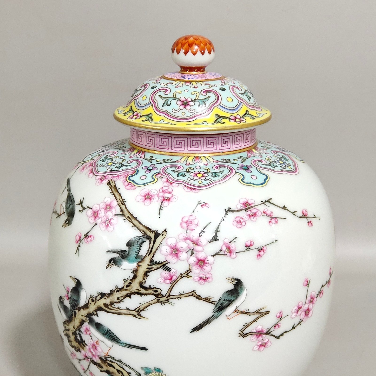 Qing Dynasty Qianlong Greenland Tea Can with Twelve Happy Poems