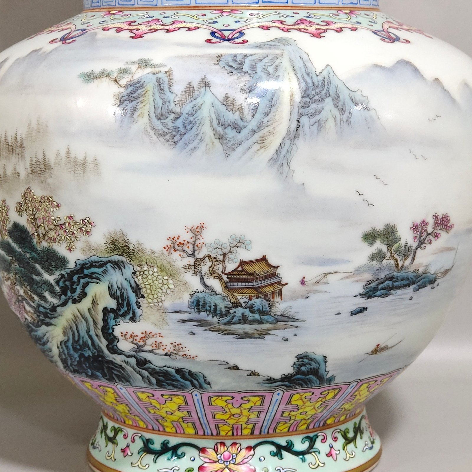 Qing Dynasty Qianlong green land landscape amphora