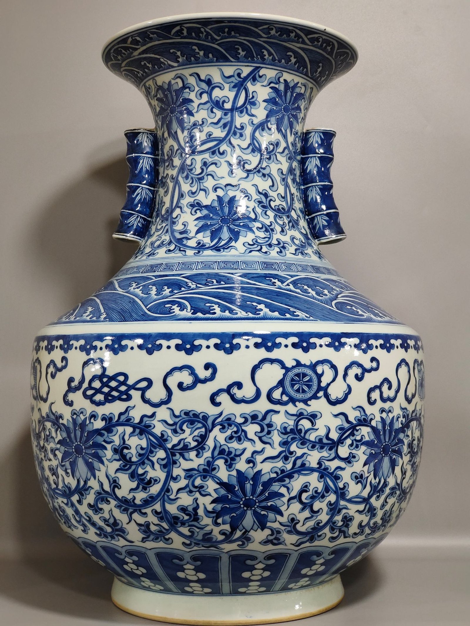 Qing Dynasty Qianlong a bamboo statue with entwined branches