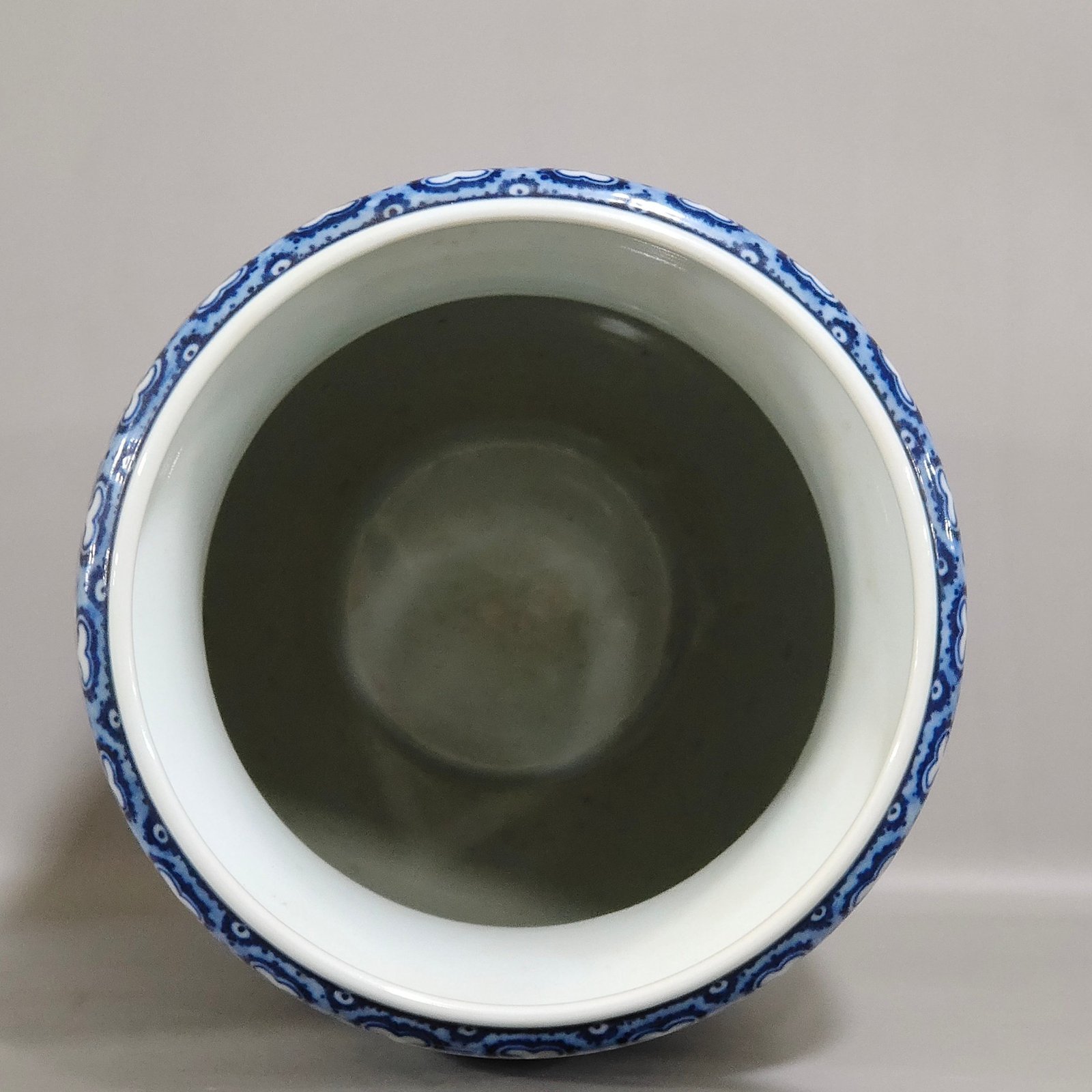 Qing Dynasty Qianlong a vase with two branches and a barrel