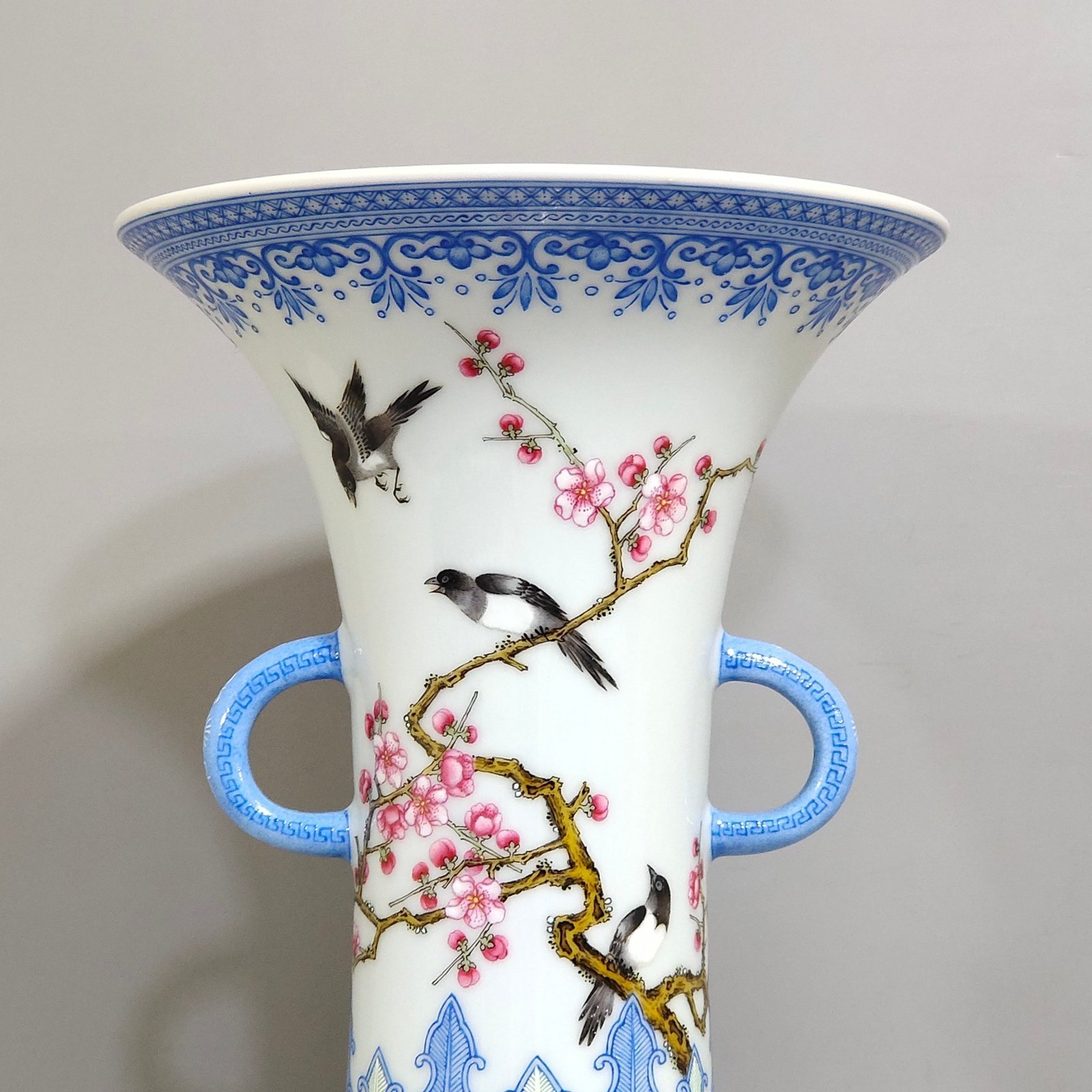Qing Dynasty Qianlong Cuibian Xishangmeibian Amphora