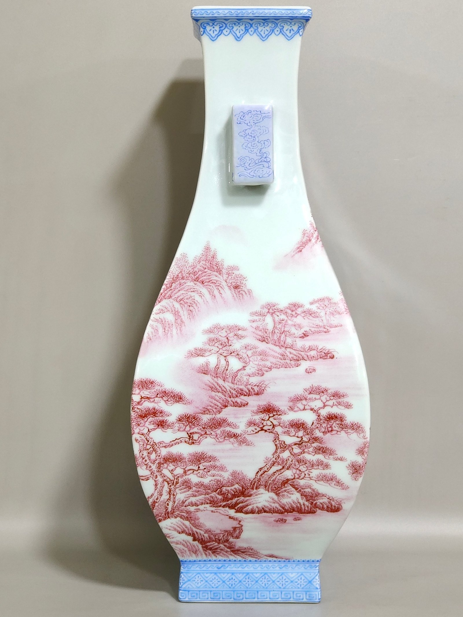 Qing Dynasty Qianlong green edged agate red landscape attic square amphorae