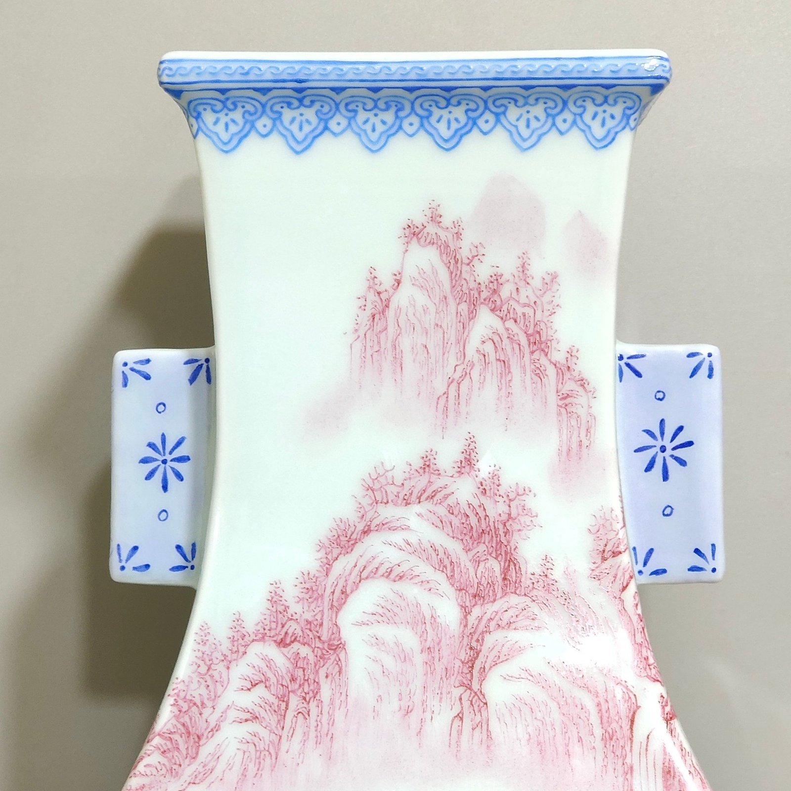 Qing Dynasty Qianlong green edged agate red landscape attic square amphorae