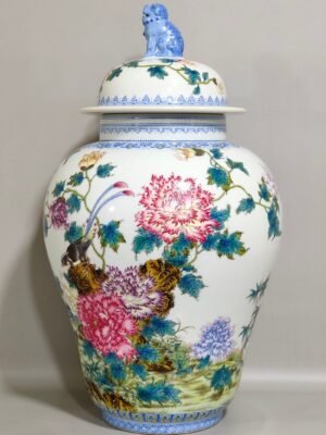 Qing Dynasty Qianlong green edged flower and bird poems on the general jar