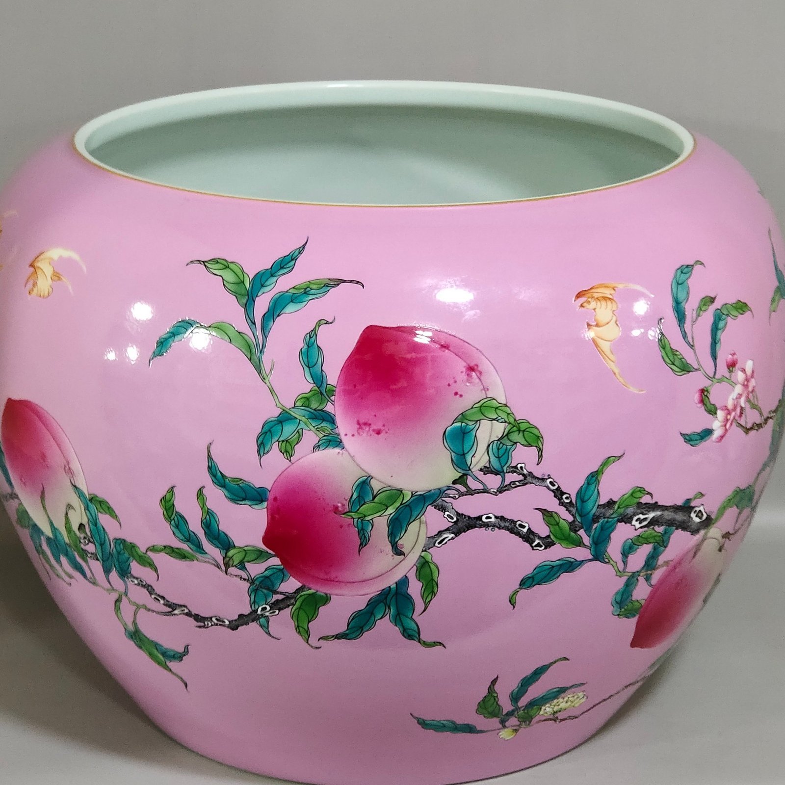 Qing Dynasty Qianlong rouge Powder Five Blessings and Nine Peach Apple Jar