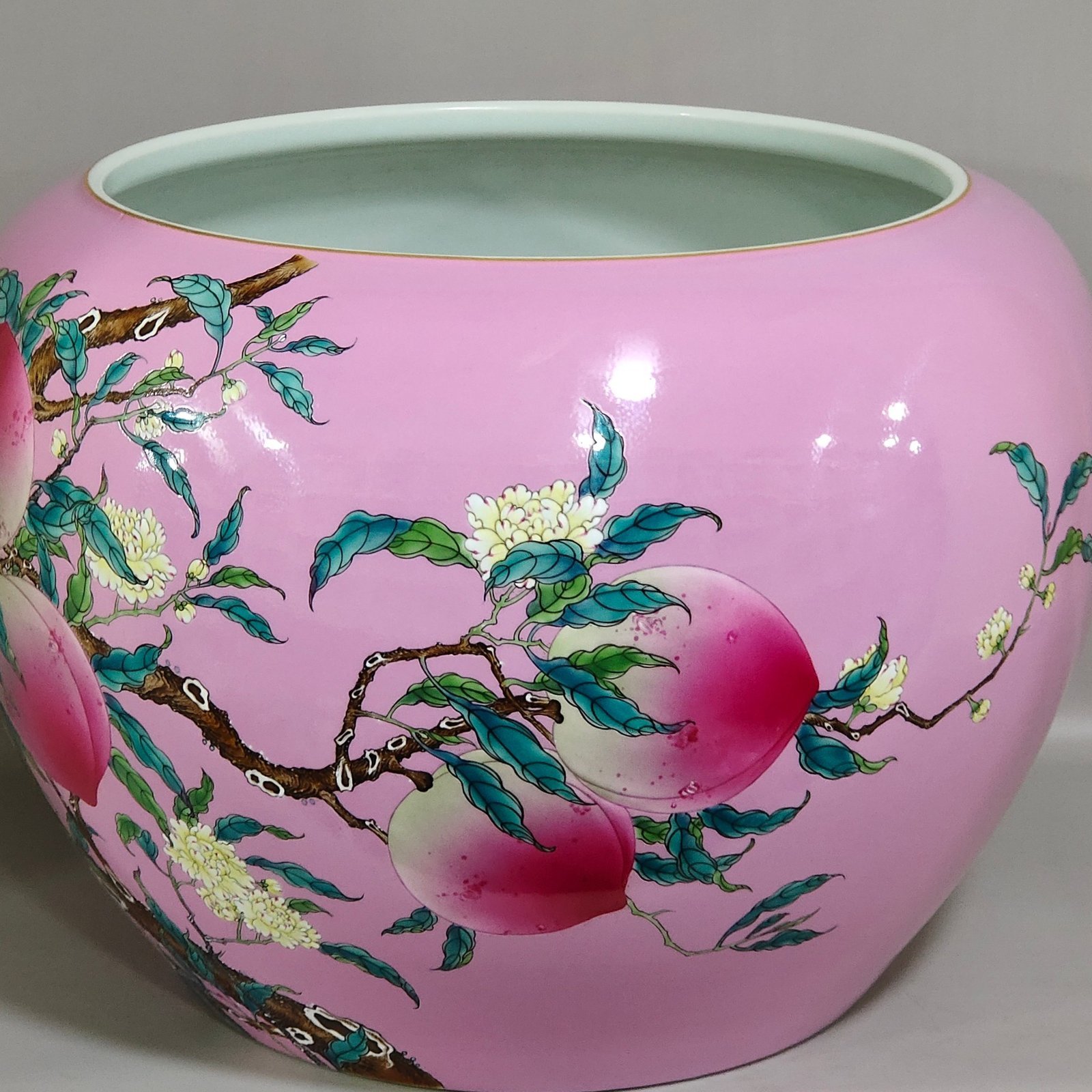 Qing Dynasty Qianlong rouge Powder Five Blessings and Nine Peach Apple Jar