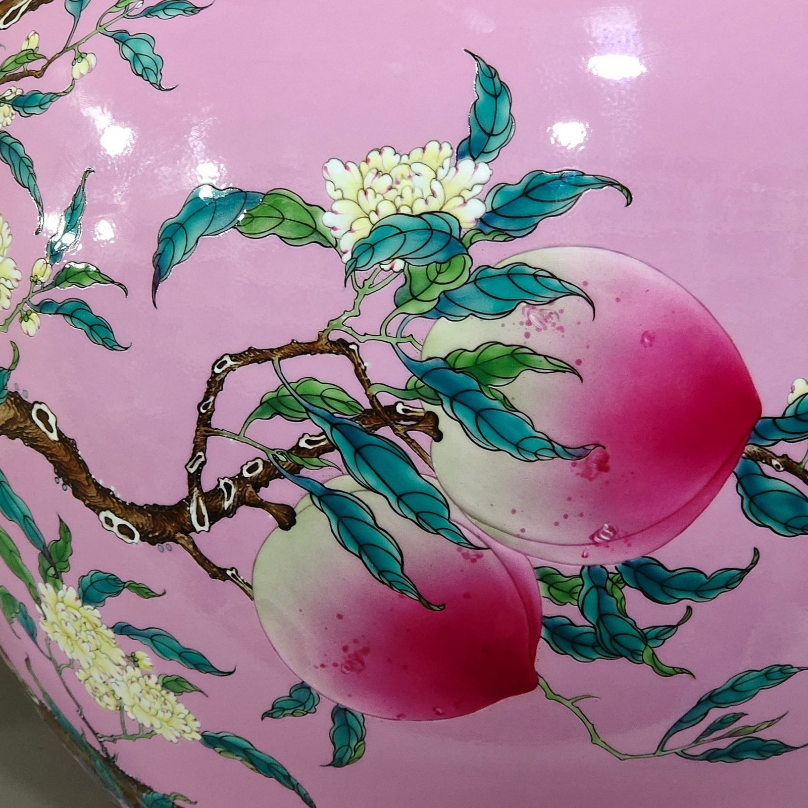 Qing Dynasty Qianlong rouge Powder Five Blessings and Nine Peach Apple Jar