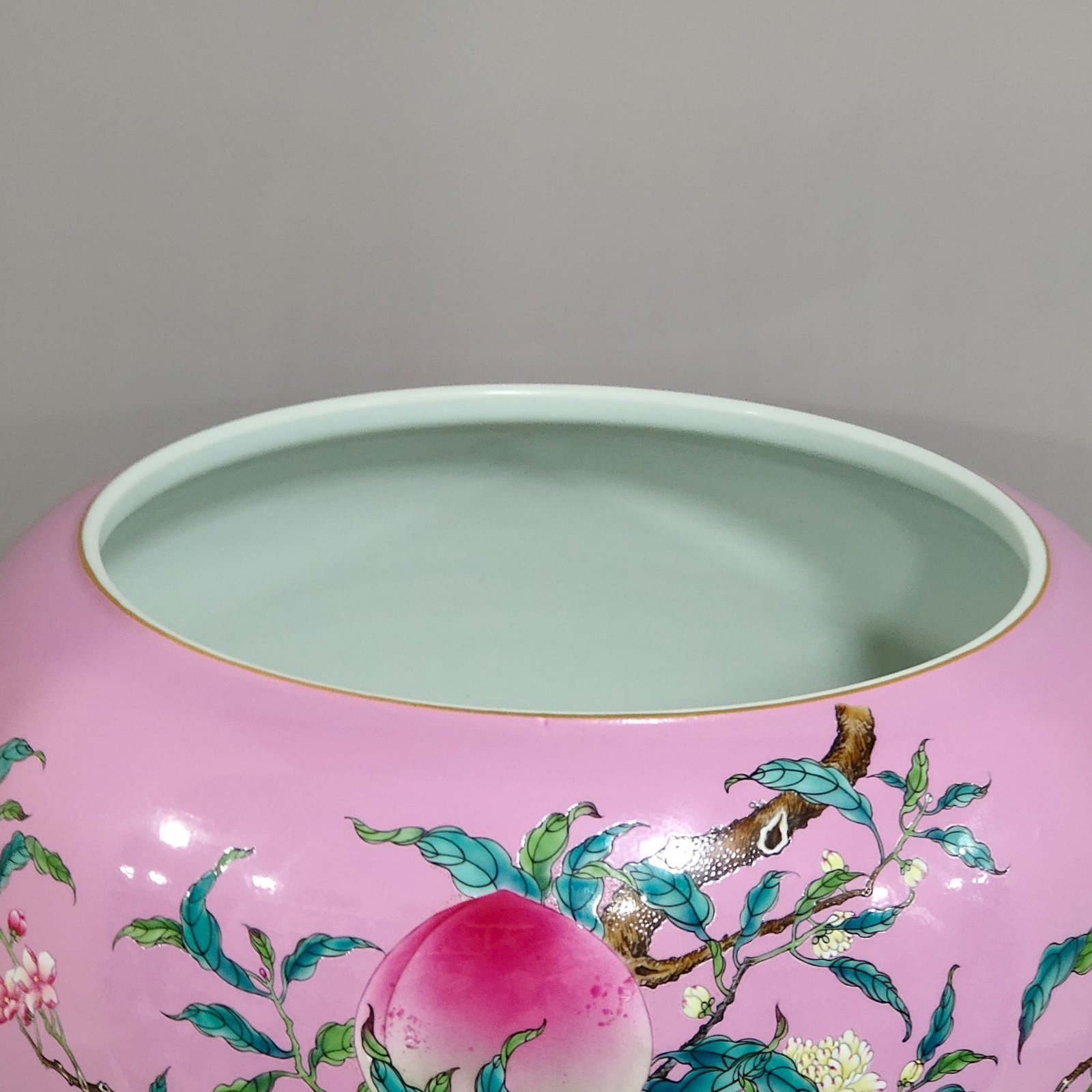Qing Dynasty Qianlong rouge Powder Five Blessings and Nine Peach Apple Jar
