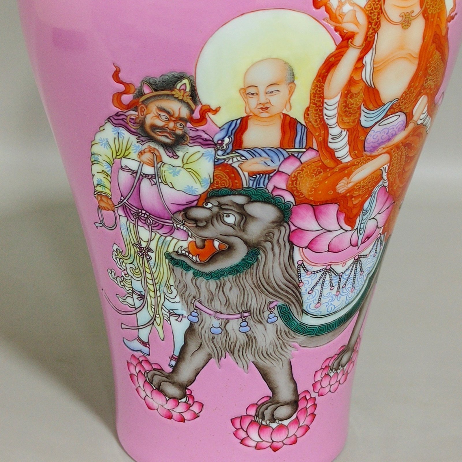 Qing Dynasty Qianlong rouge powder Arhat painting and poem plum vase