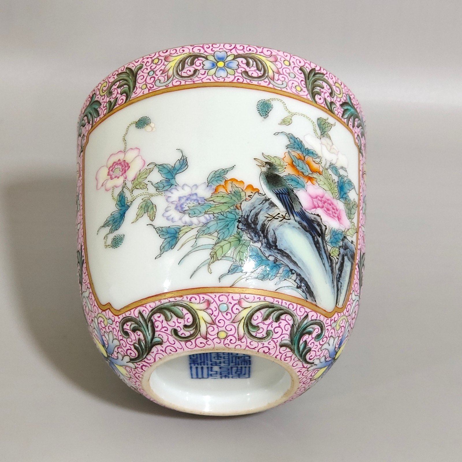 Qing Dynasty Qianlong rouge pink flower window flower and bird cup