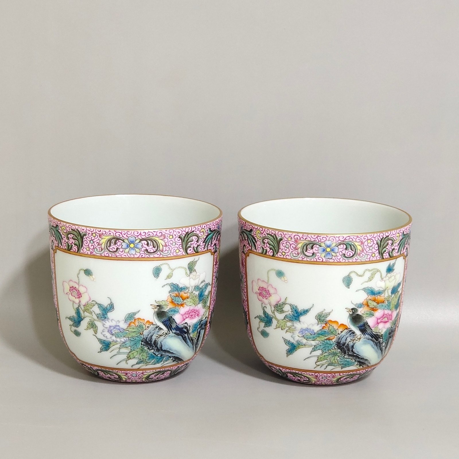 Qing Dynasty Qianlong rouge pink flower window flower and bird cup