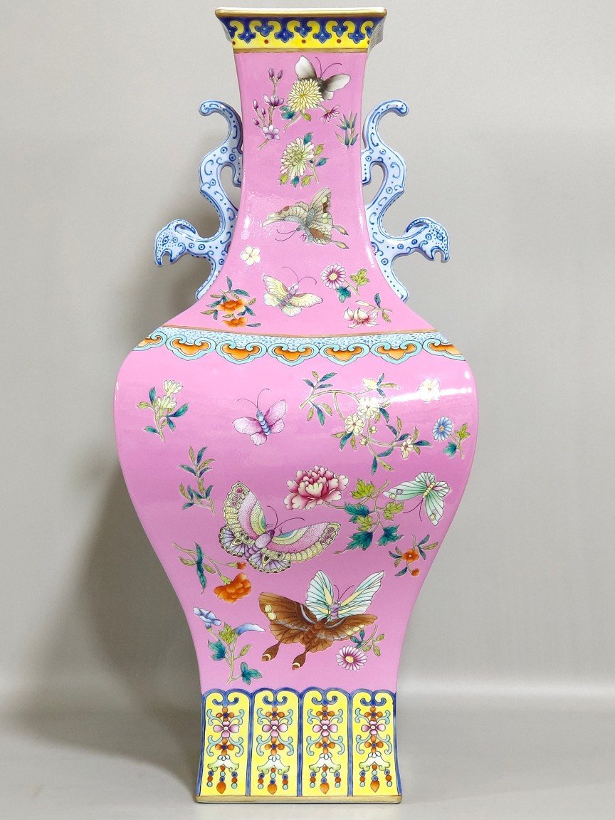 Qing Dynasty Qianlong rouge white butterfly love flower square amphorae